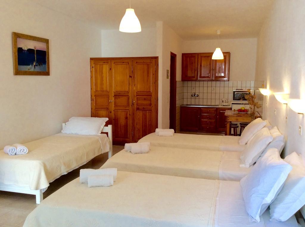 Manos Apartment *